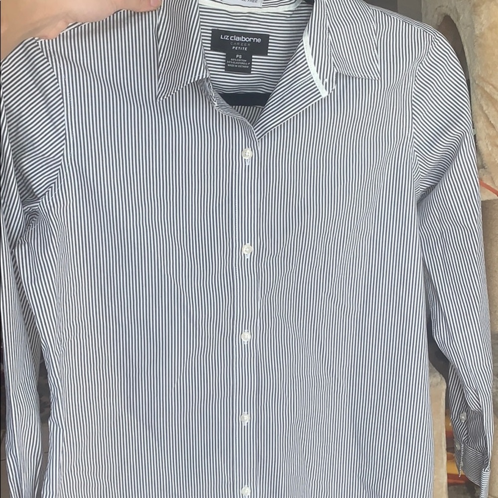 Liz Claiborne long sleeve wrinkle free shirt
